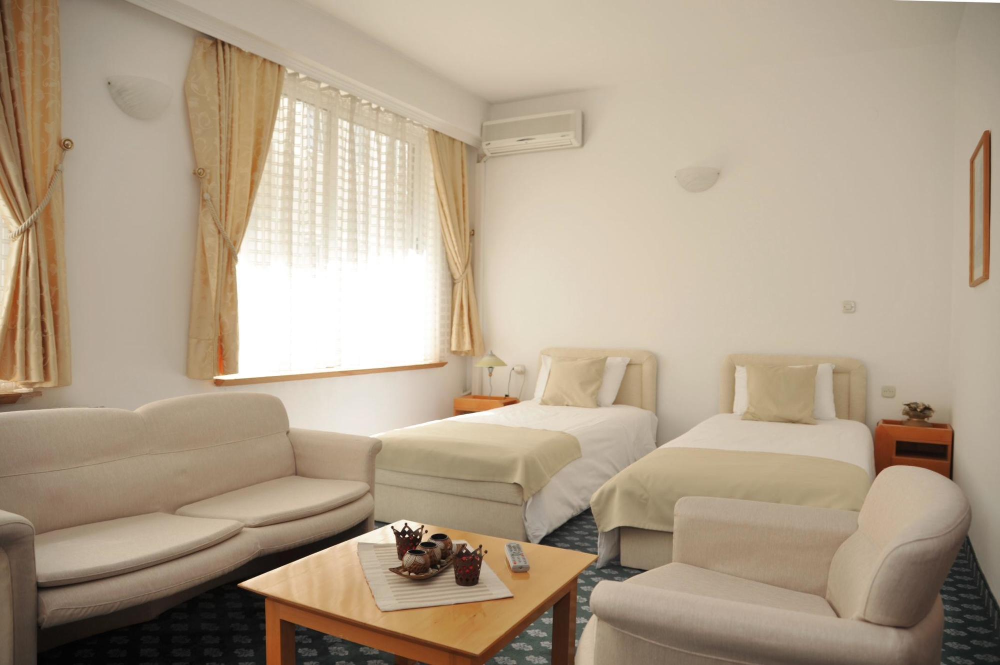 Hotel Residence Inn Skopje Exterior photo