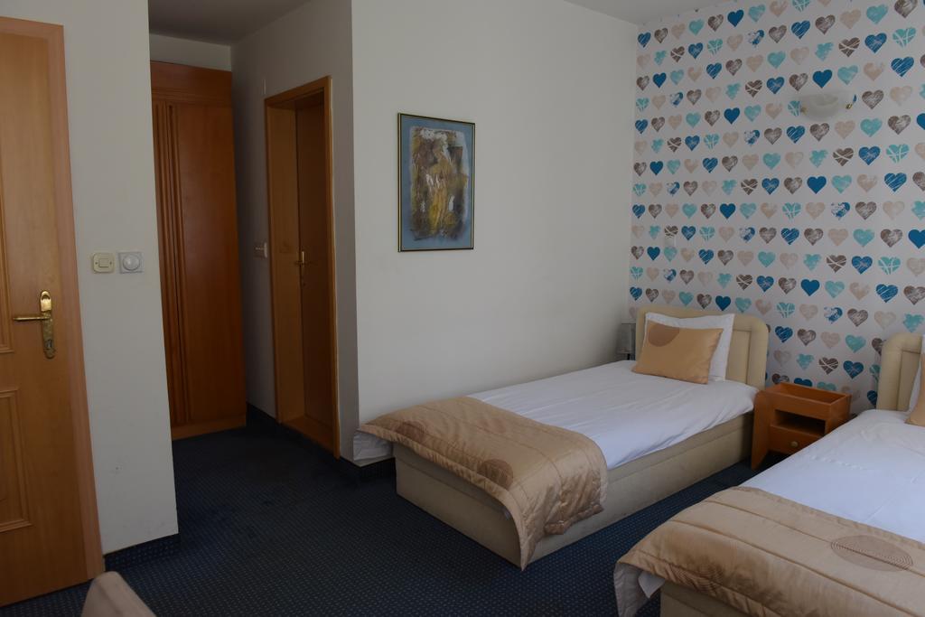 Hotel Residence Inn Skopje Exterior photo