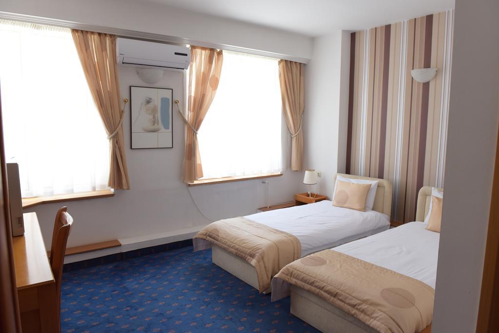 Hotel Residence Inn Skopje Exterior photo